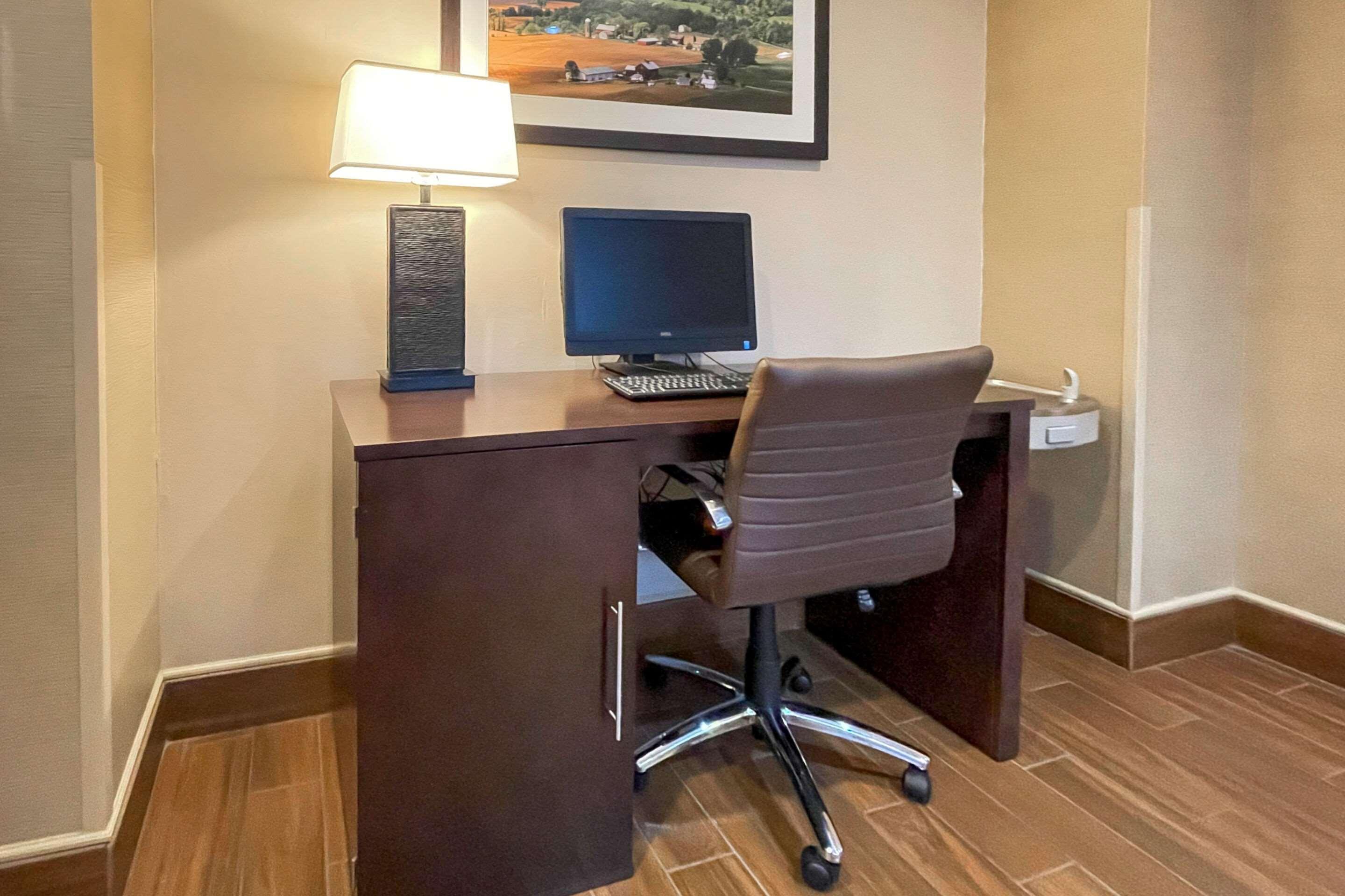 Comfort Suites Near Penn State - State College, Pa Екстер'єр фото